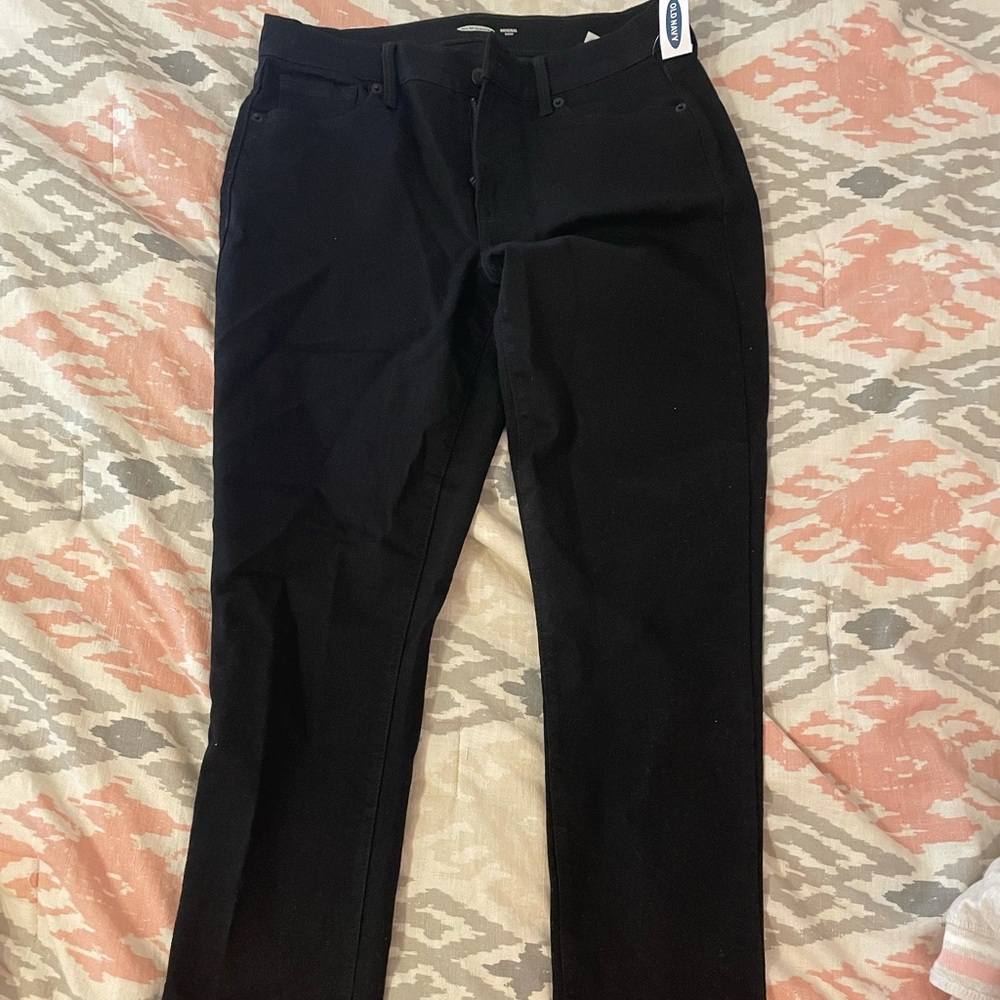 Old Navy Black Skinny Jeans new with tag!
